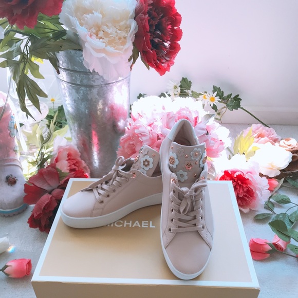 Michael Kors Shoes - Picture 2 of 8